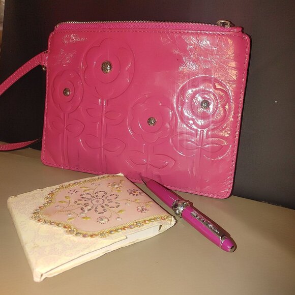 Brighton Wristlet Pink Set Patent Leather Embossed Floral Stud Accents Pad Pen - Picture 3 of 9